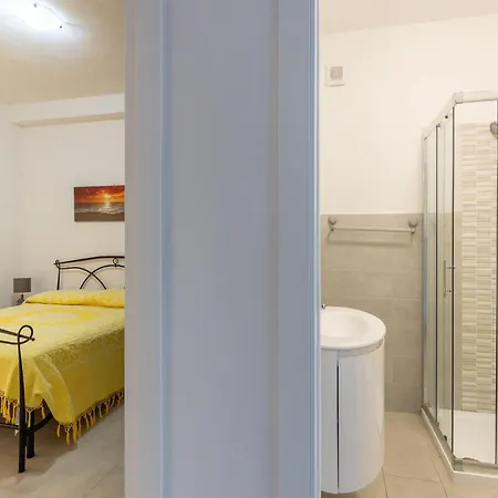 Air-conditioned, In Residence, With Pool And Patio